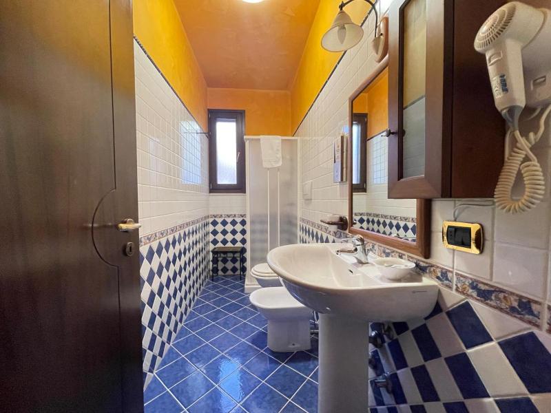 Economy Double Room with Private External Bathroom image 3