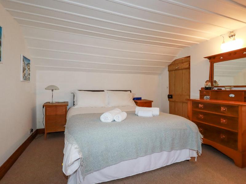 Rose Cottage - image 26