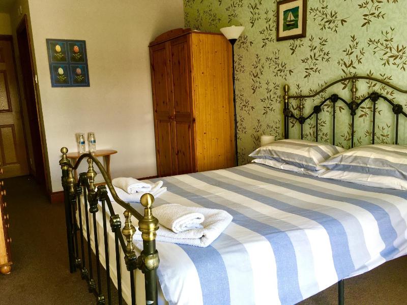 Double Room with Private Bathroom image 3