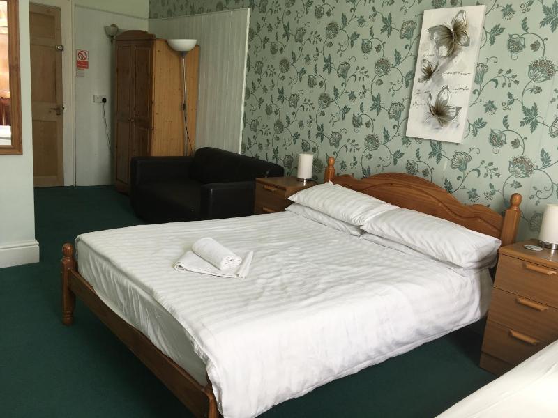Triple Room image 1