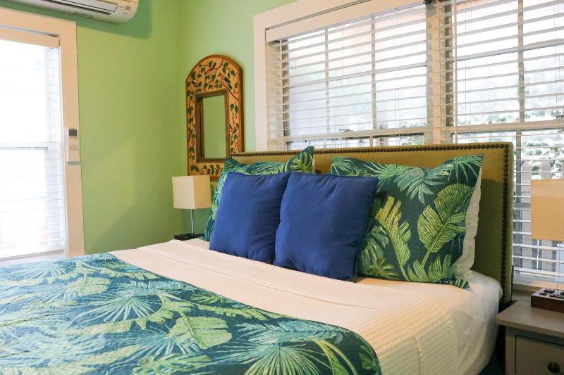 Standard Queen Room image 4