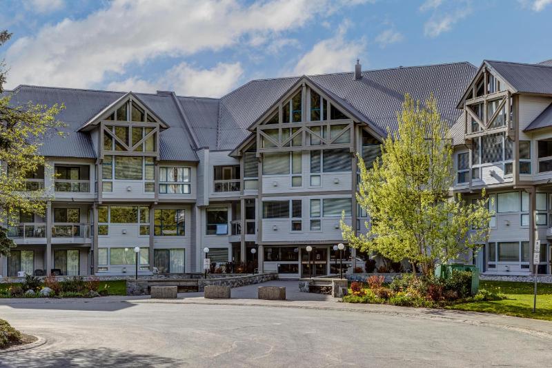 Greystone Lodge 401 Ski-in Out - image 10