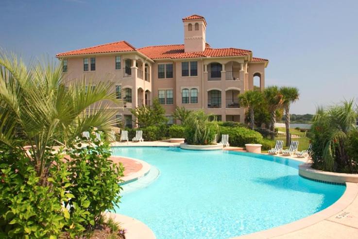 Luxury Fully Furnished Apartments by NASA and Kemah Boardwalk - image 21