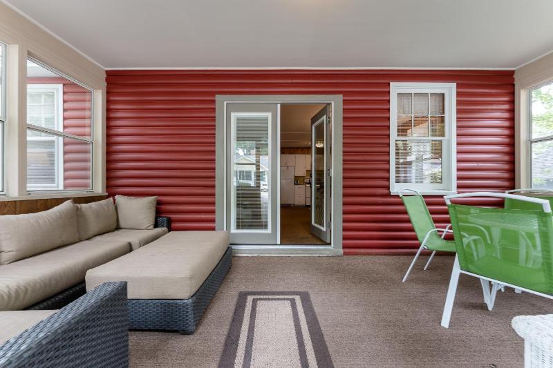 Three-Bedroom House image 1