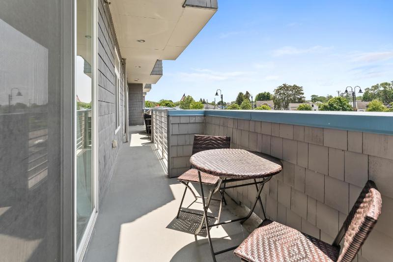 Three-Bedroom House image 2