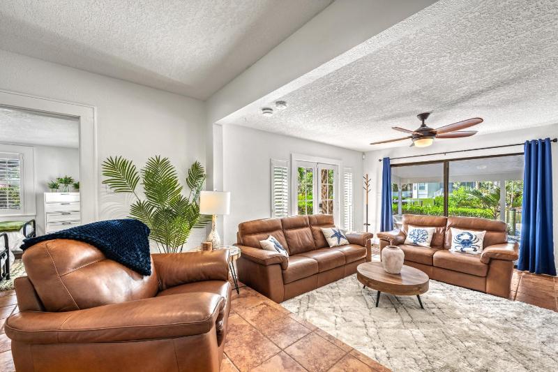 Canal Front Home in Sarasota with Private Heated Pool & Outdoor Patio! - image 31