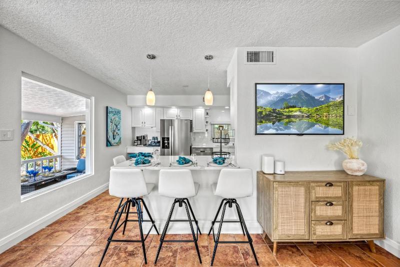 Canal Front Home in Sarasota with Private Heated Pool & Outdoor Patio! - image 36