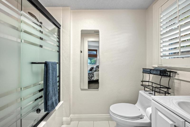 Canal Front Home in Sarasota with Private Heated Pool & Outdoor Patio! - image 13