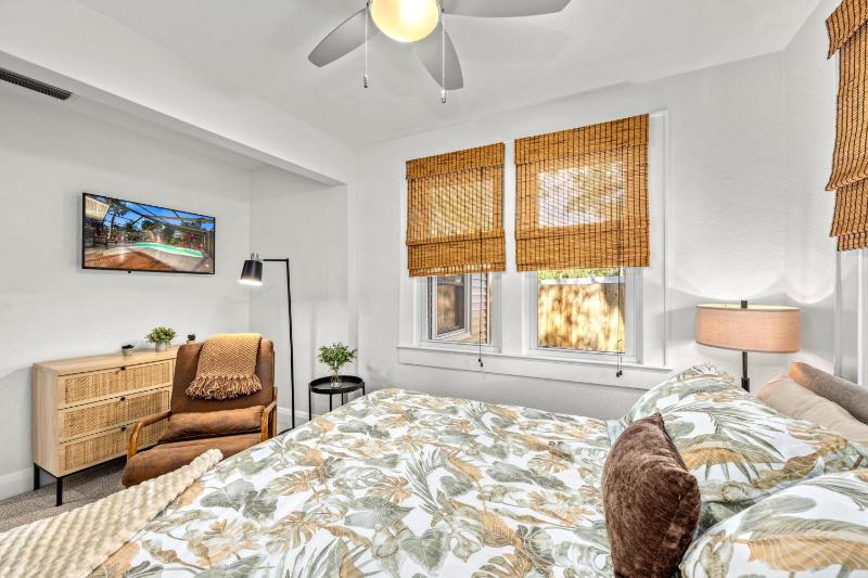 Canal Front Home in Sarasota with Private Heated Pool & Outdoor Patio! - image 24