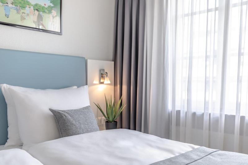 Standard Room with Two Single Beds image 2