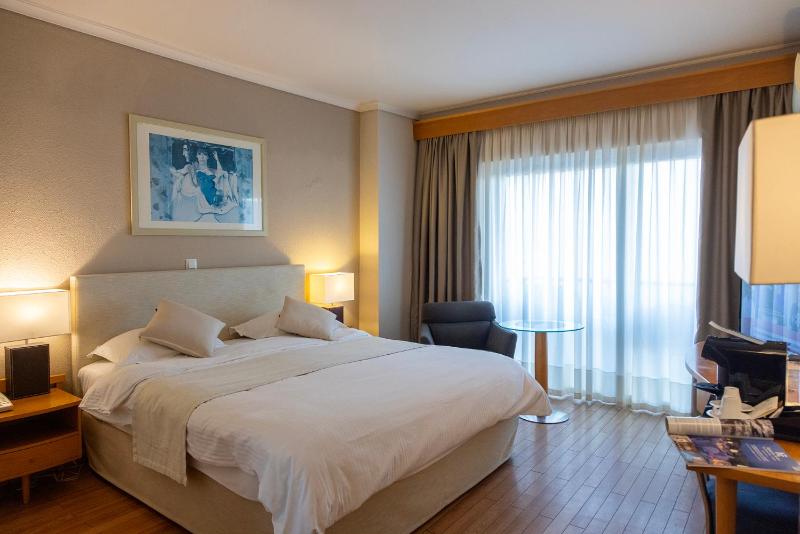 Classic Double or Twin Room with Sea View image 1