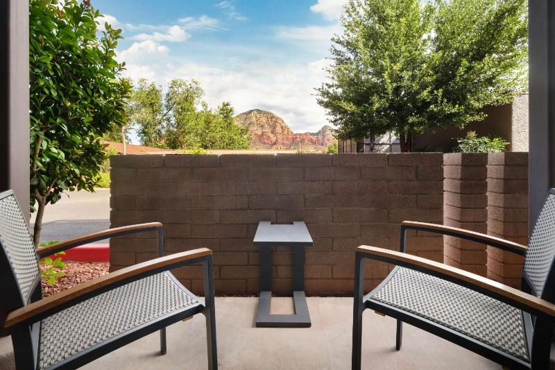 Double Room with Two Double Beds and Patio - Non-Smoking image 4