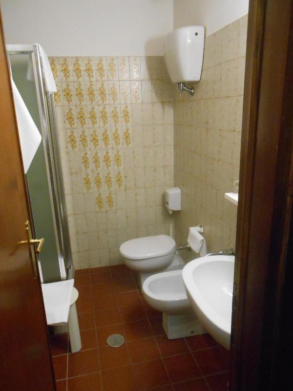 Standard Double Room image 3
