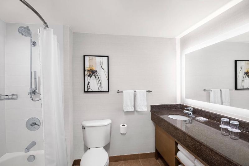 King Room image 2