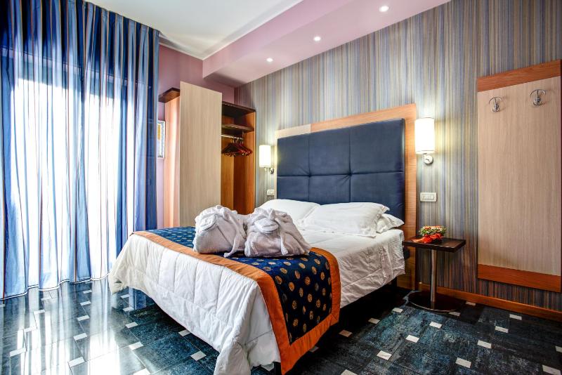 Superior Double Room image 3