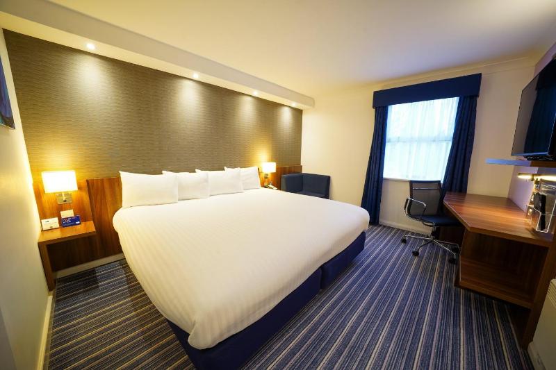 Standard King Room with Free Hot Breakfast image 1