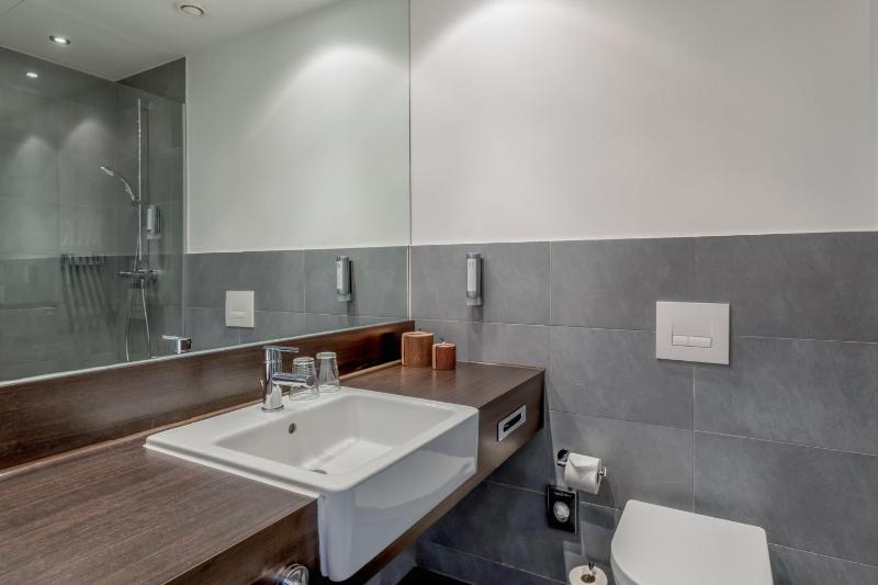 Standard Twin Room image 1