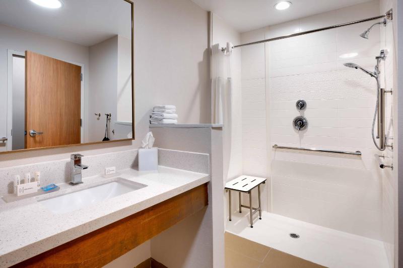 Fairfield Inn & Suites by Marriott Rockport - image 32