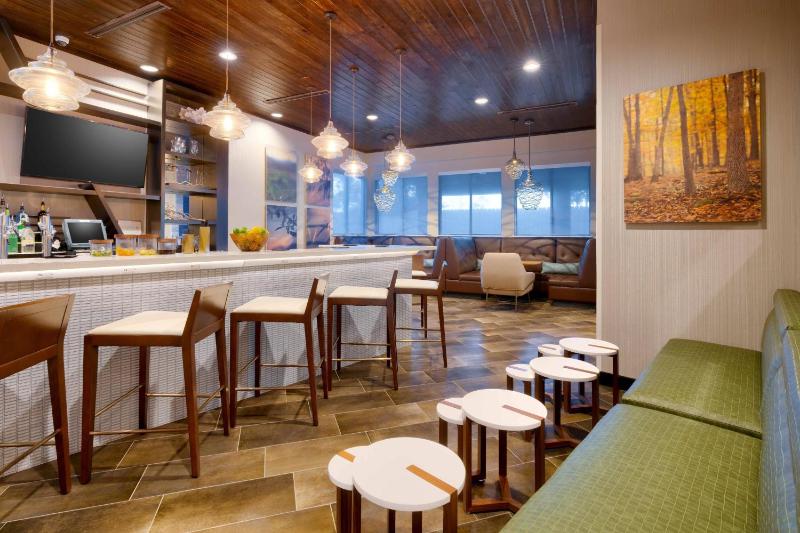 Fairfield Inn & Suites by Marriott Rockport - image 25
