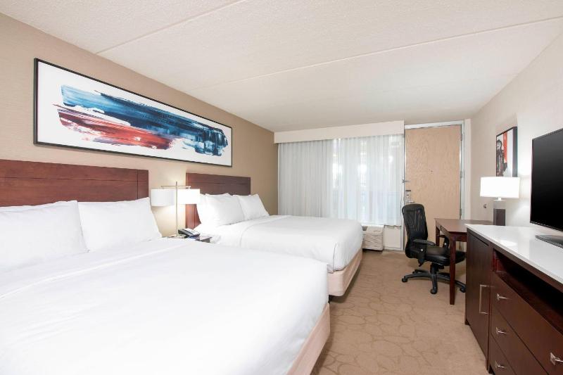 Atrium Access, Guest room, 2 Queen image 2