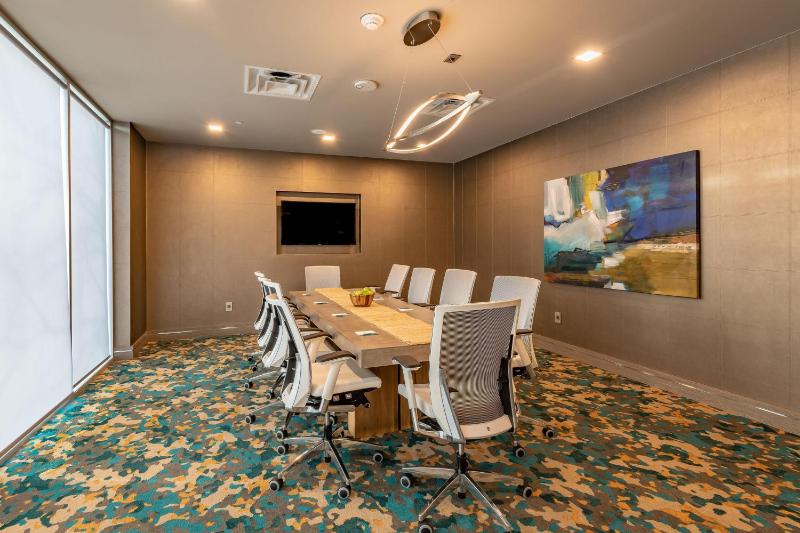 Element by Marriott Dallas Downtown East - image 20
