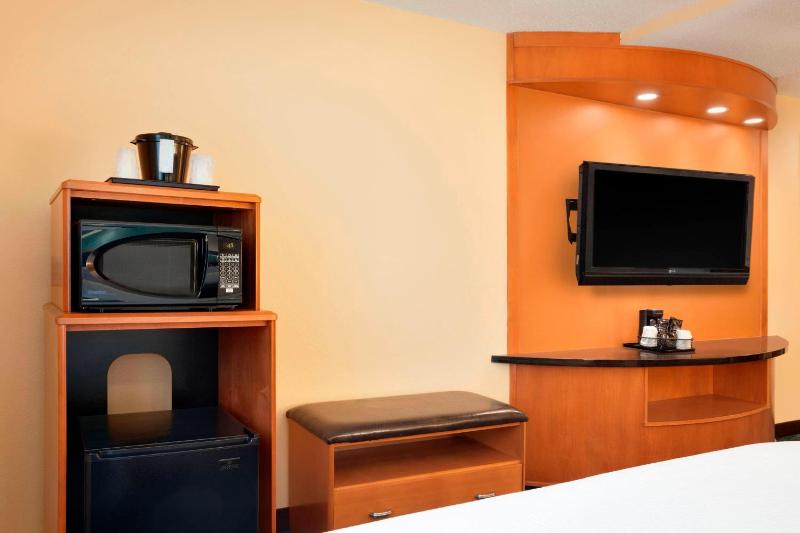 Deluxe King Room image 4