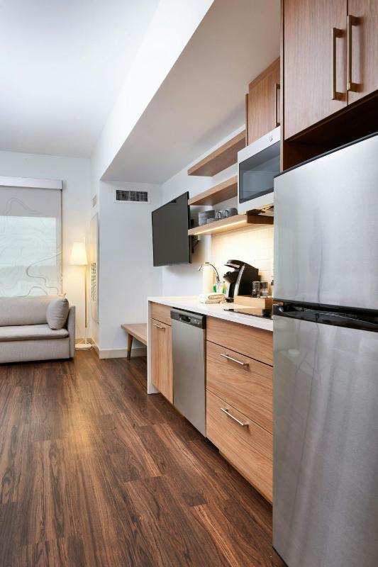 Studio with Two Queen Beds and Sofa Bed - Top Floor image 2