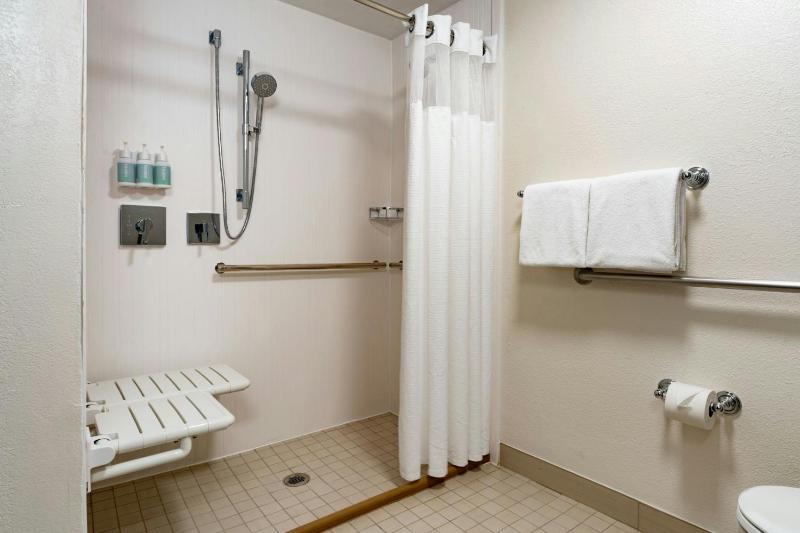 Courtyard by Marriott Tampa Westshore/Airport - image 7