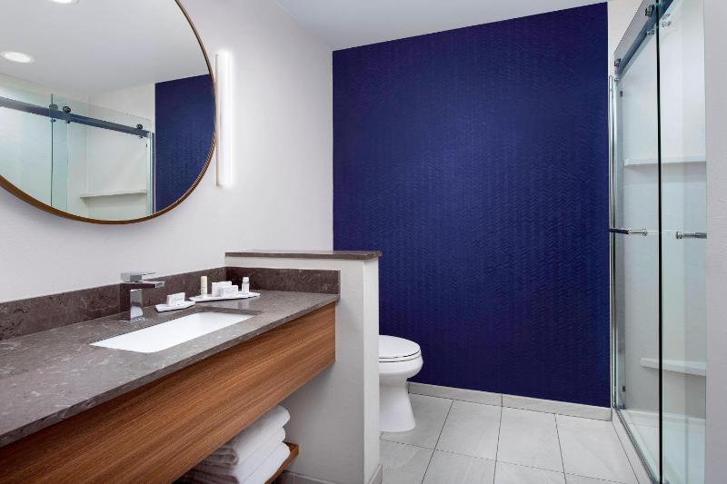 Fairfield Inn & Suites by Marriott Denver Tech Center North - image 17