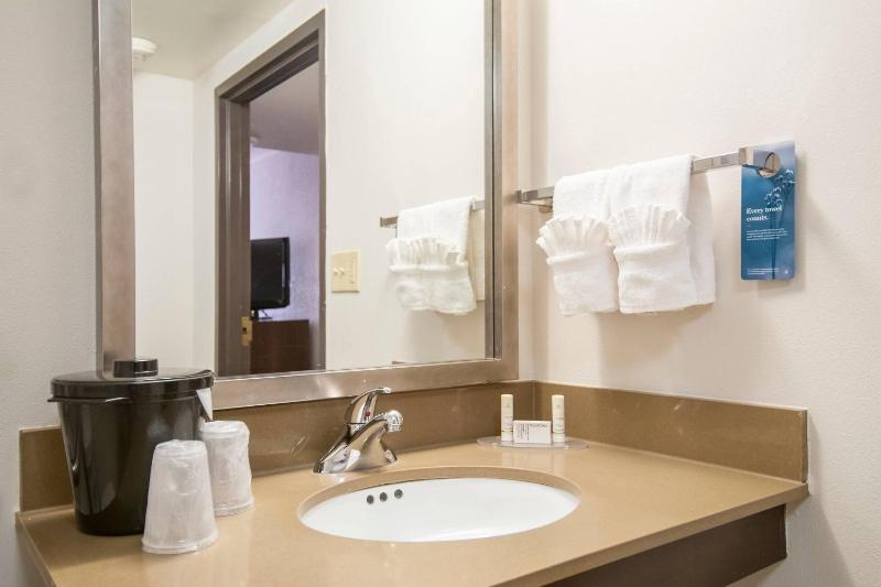 King Room image 3