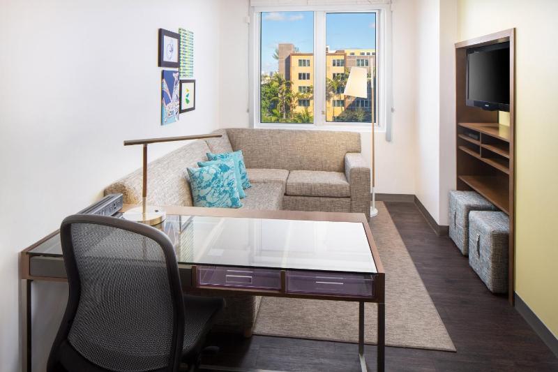 One-Bedroom King Suite with Sofa Bed image 2