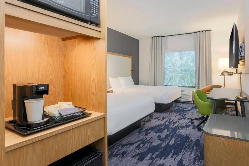 Fairfield Inn & Suites by Marriott Cape Coral/North Fort Myers - image 11