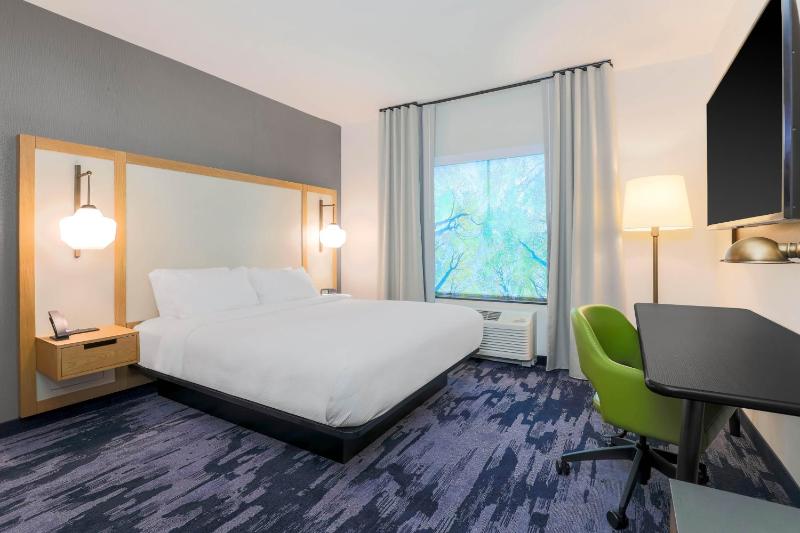 Fairfield Inn & Suites by Marriott Cape Coral/North Fort Myers - image 15