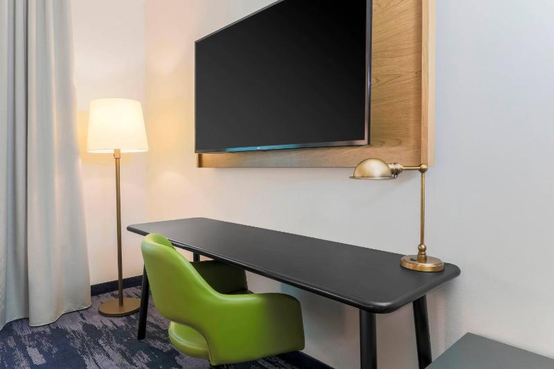 Fairfield Inn & Suites by Marriott Cape Coral/North Fort Myers - image 14