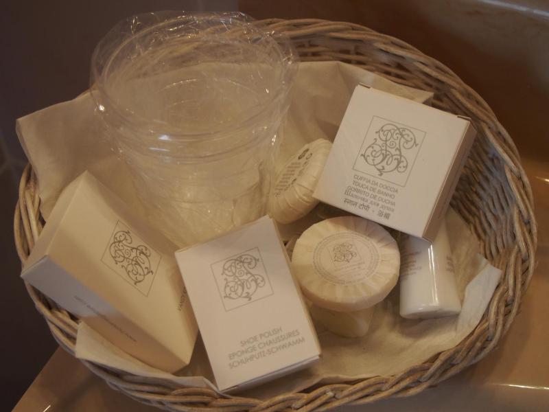 Comfort Twin Room image 3