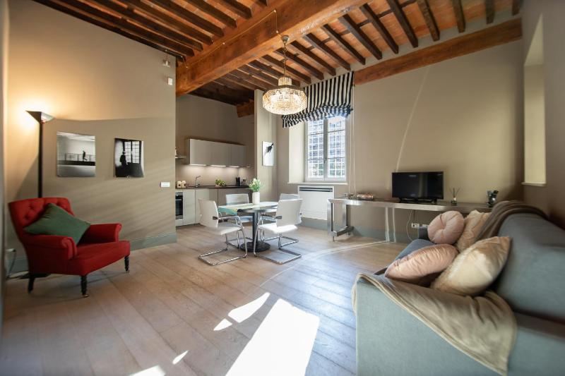 The Tower Apartment in Center Town - image 38