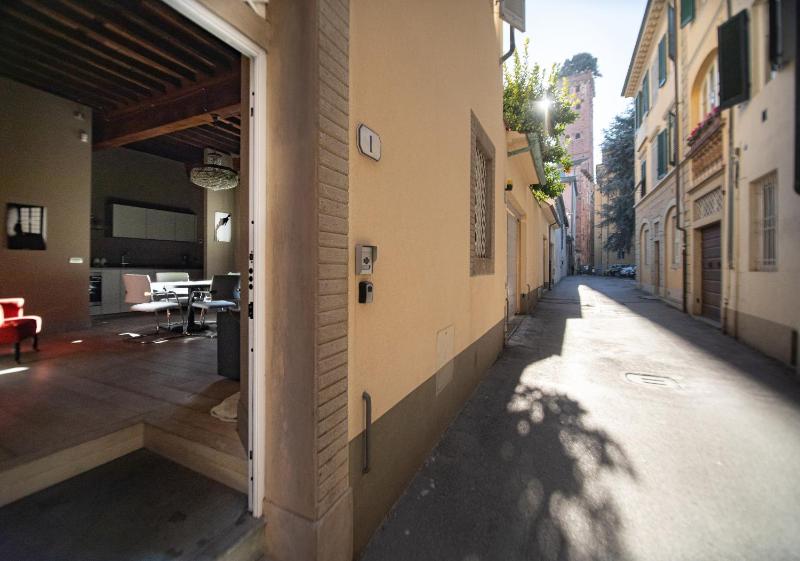 The Tower Apartment in Center Town - image 8