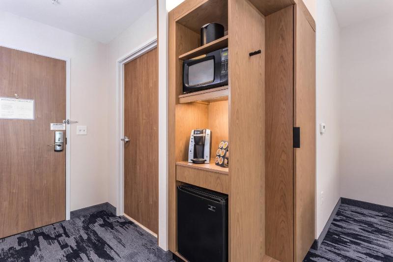 Queen Suite with 2 Queen Beds and Sofa Bed image 4