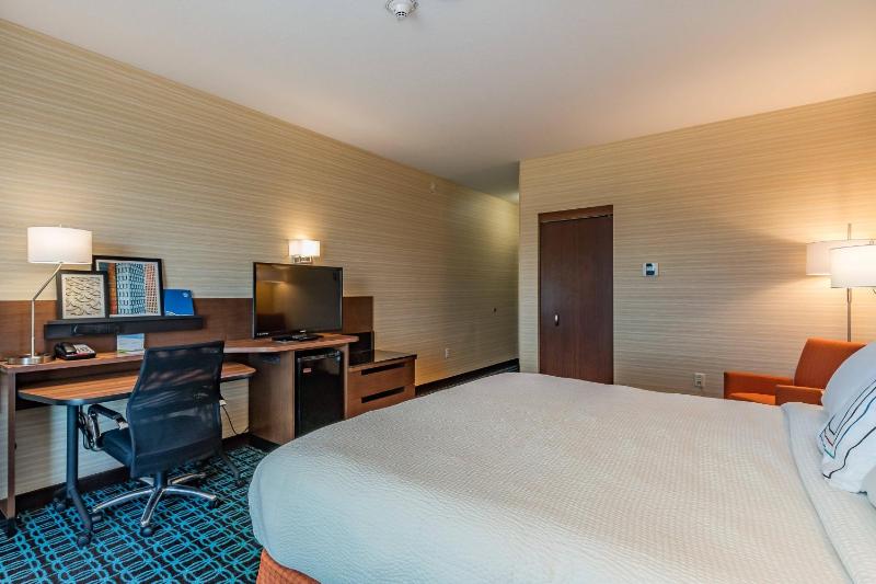 King Room - Hearing Accessible image 4