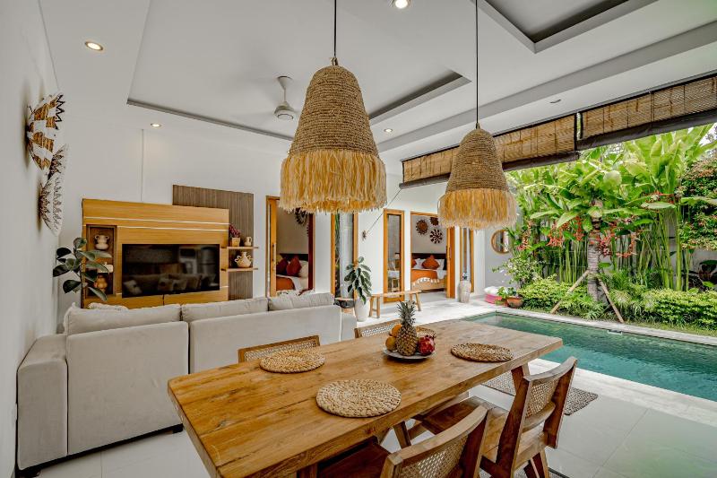 Villa Tropicasa 1 by Bali Villa Solutions - image 1