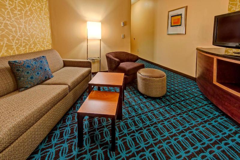 King Studio with Sofa Bed image 1