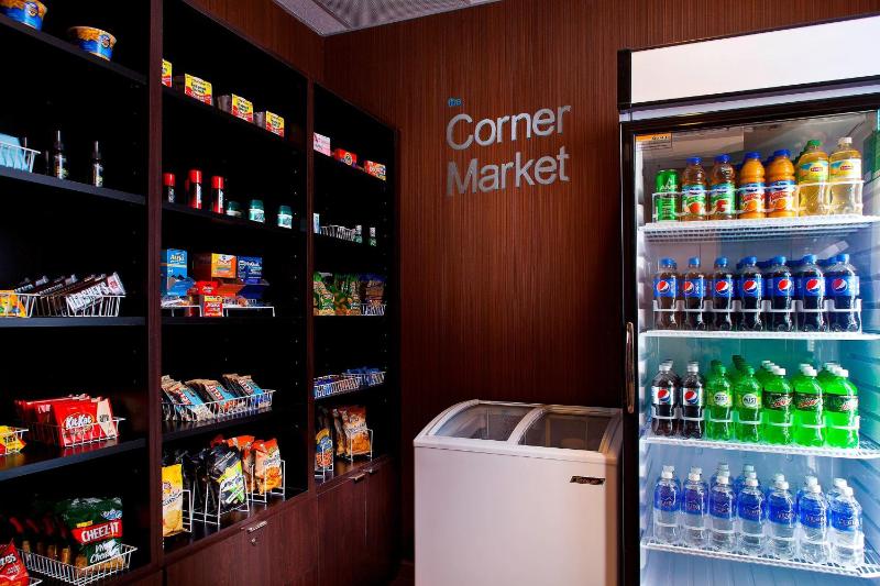 Fairfield Inn & Suites by Marriott Houston Hobby Airport - image 3