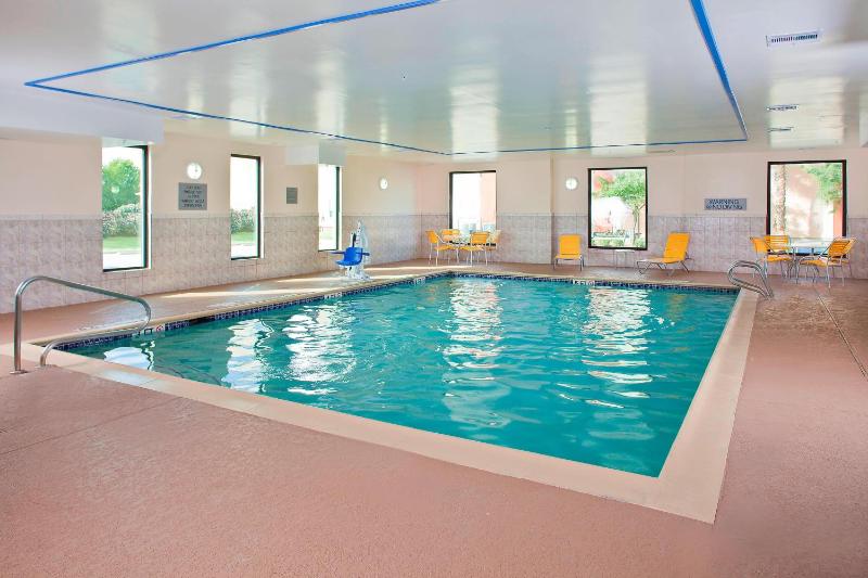 Fairfield Inn & Suites by Marriott Houston Hobby Airport - image 16