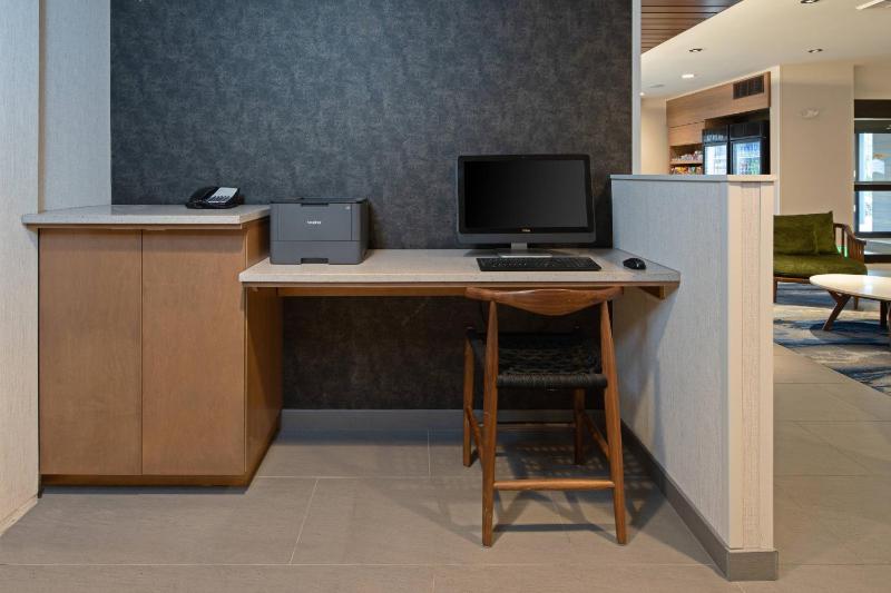 Fairfield by Marriott Inn & Suites Seattle Sea-Tac Airport - image 11