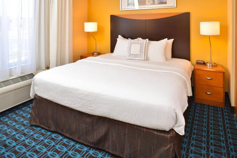 King Room with Sofa Bed image 4