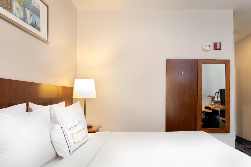 Fairfield Inn & Suites by Marriott Savannah Airport - image 7