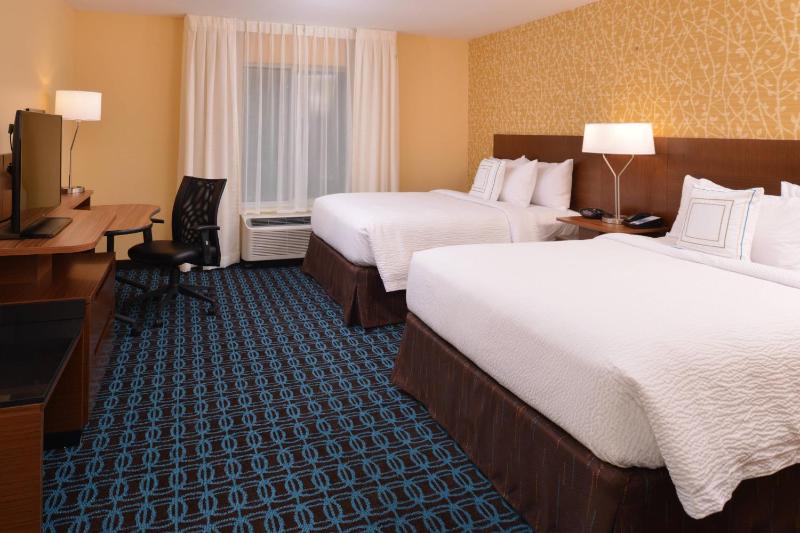Queen Room with Two Queen Beds image 1