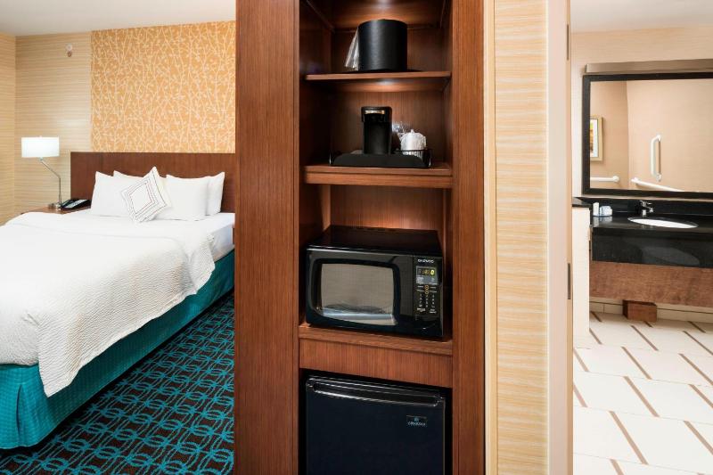 King Suite with Sofa Bed image 4