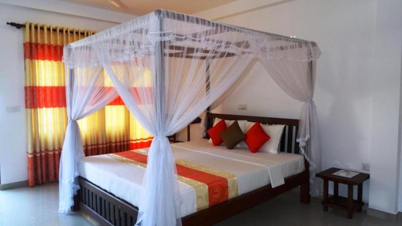 Hotel Corona - image 11