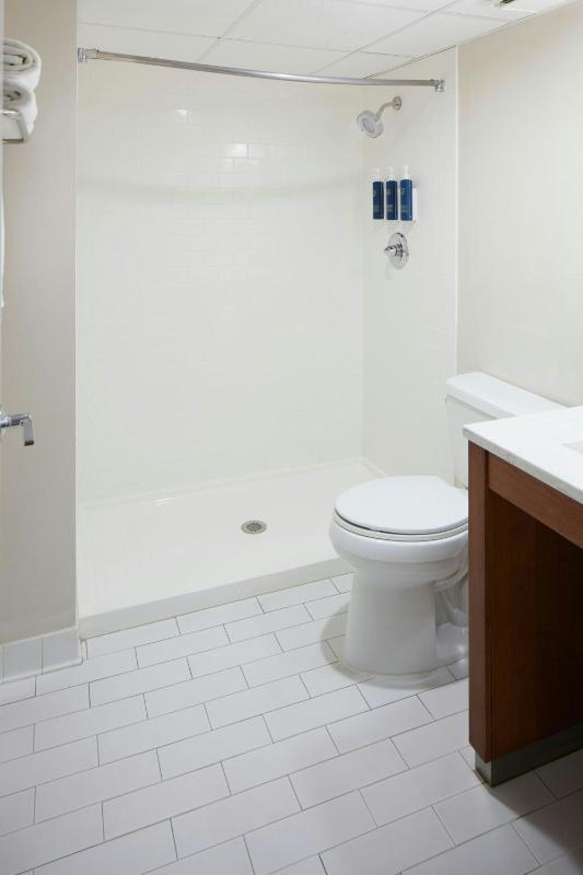 Four Points by Sheraton Virginia Beach Oceanfront - image 10